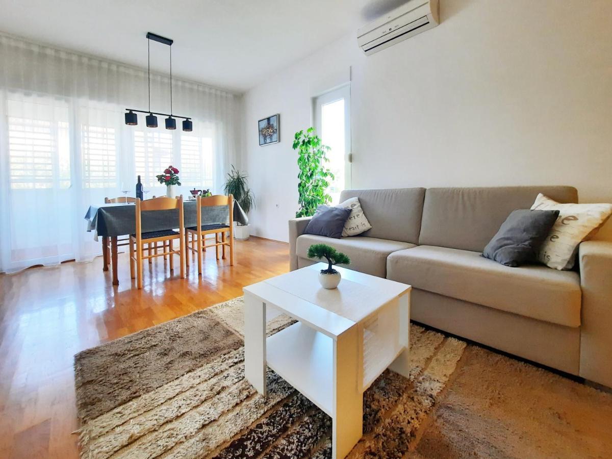 Apartment Violetta-Punta 乌马格 外观 照片